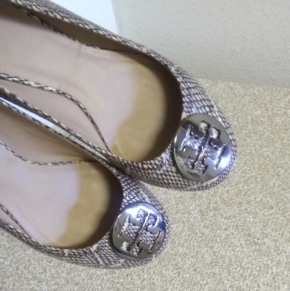 Tory Burch Brown Python Print Leather Flat Shoes - Picture 2 of 7